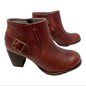Caterpillar  red Leather ankle boots with buckle Sz 9